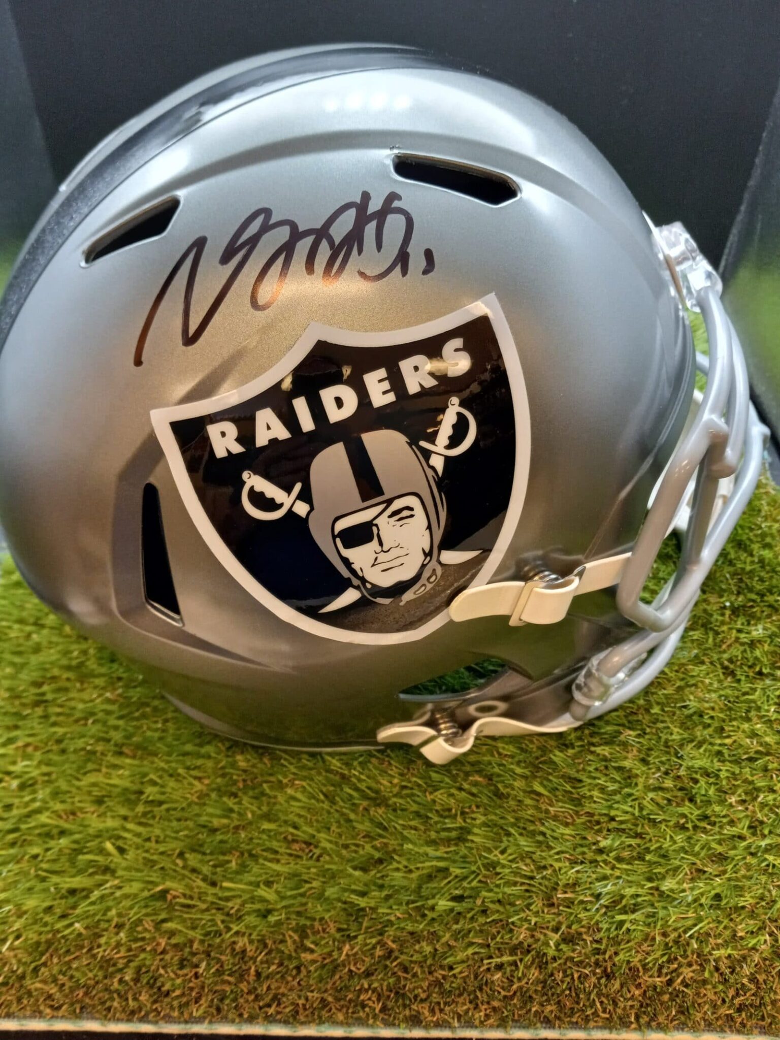 football helmets, signed football helmets, Autographed Football Helmets