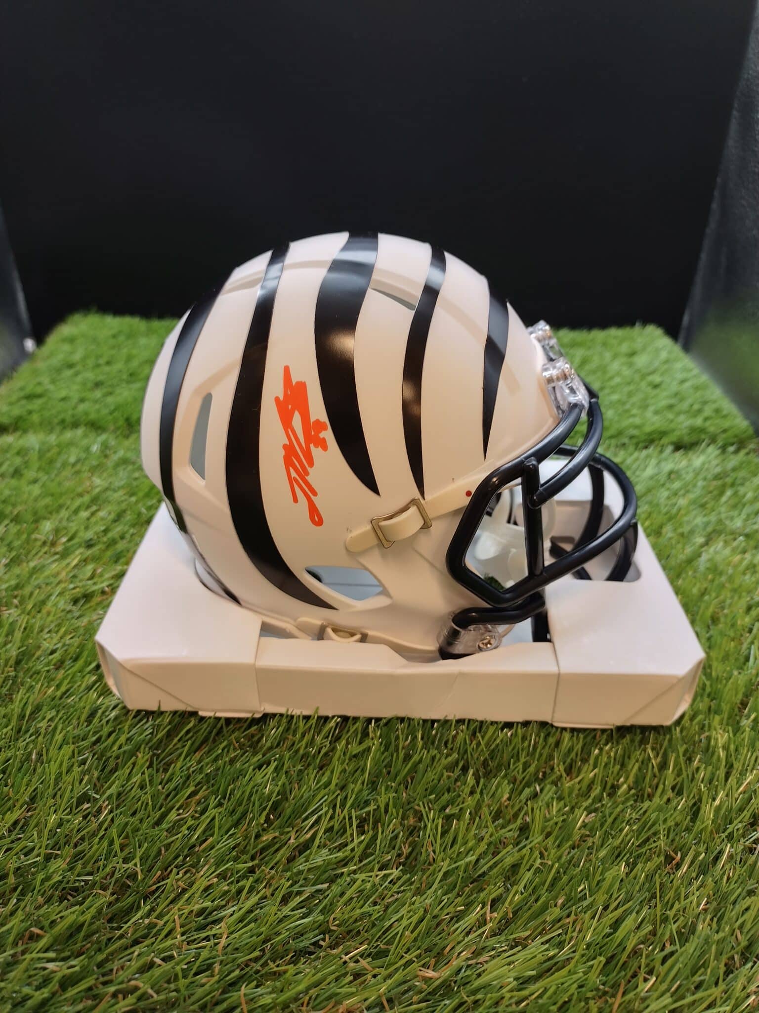 Ja'Marr Chase White Bengal Alternate Mini Helmet » BS Collectibles