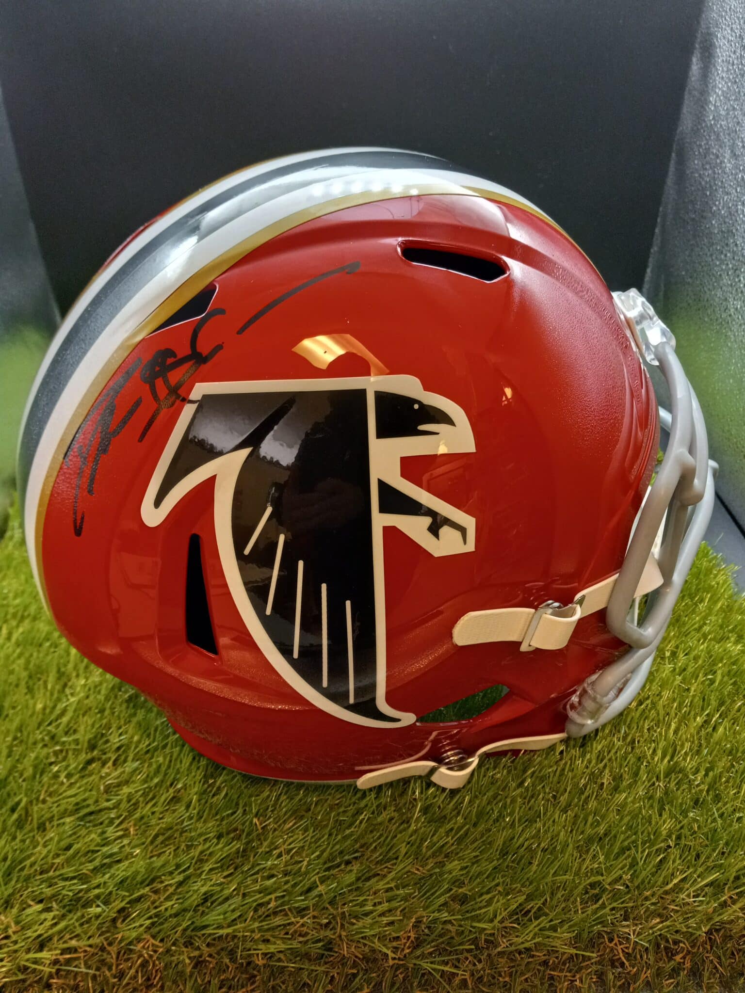 atlanta falcons red helmets