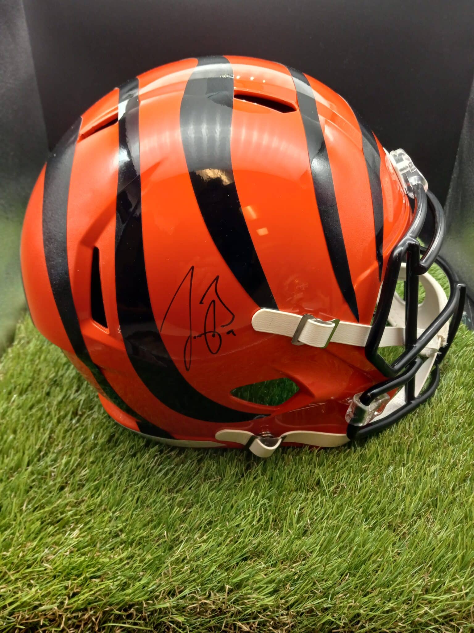 Joe Burrow Autographed Cincinnati Bengals Flash Full Size Replica Football  Helmet - Fanatics