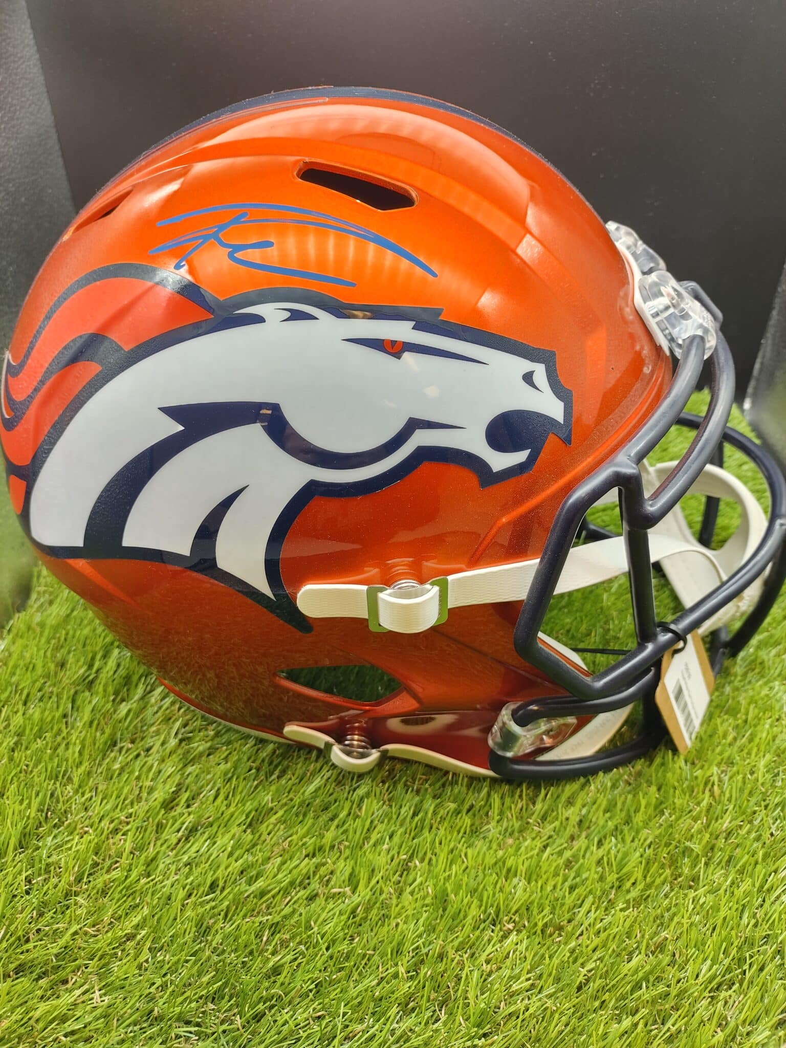 russell wilson helmet broncos