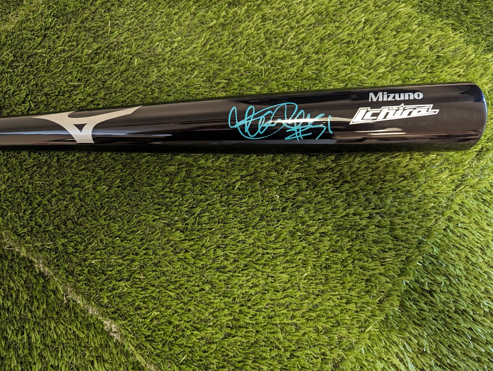 Ichiro Suzuki Autographed