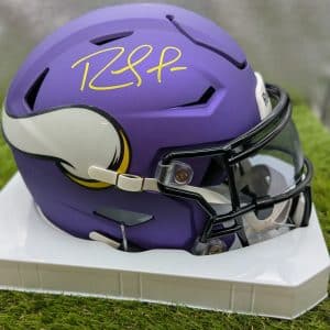 PXL_20260213_185202982.PORTRAIT Randy Moss MIDI Helmet