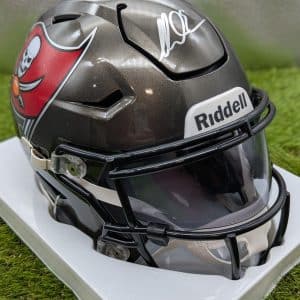 PXL_20260213_190559441.PORTRAIT Mike Evans MIDI Helmet